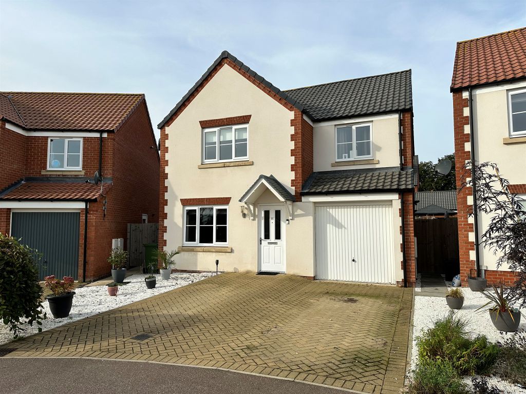 4 bed detached house for sale in Duncan Way, North Walsham NR28, £375,000