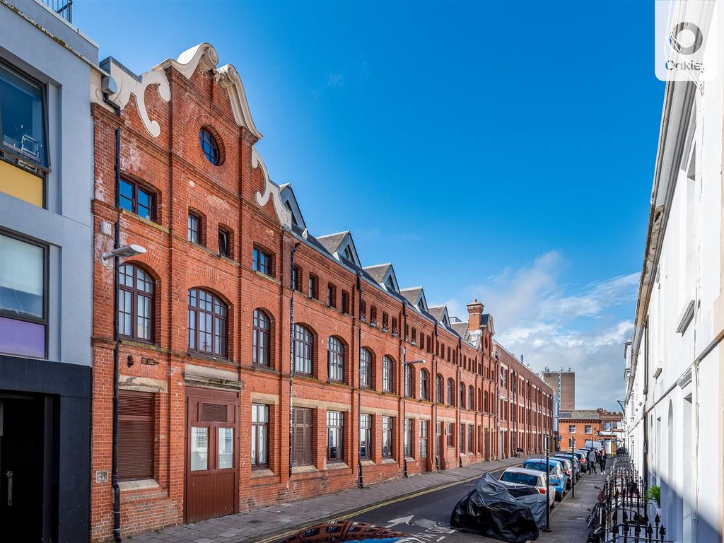 2 bed flat for sale in Argus Lofts, Robert Street, North Laine, Brighton BN1, £475,000