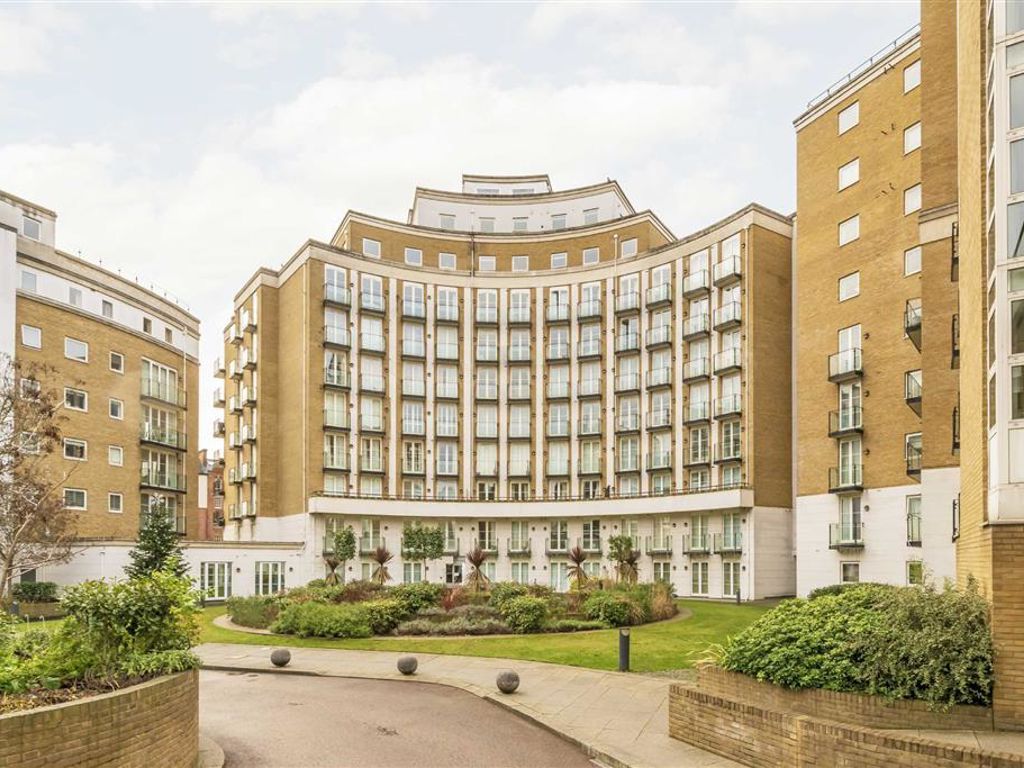 2 bed flat to rent in Palgrave Gardens, London NW1, £2,925 pcm