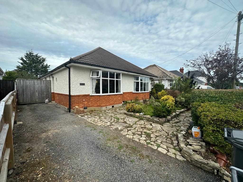 3 bed detached bungalow to rent in Sutton Road, Bournemouth BH9, £1,650 pcm