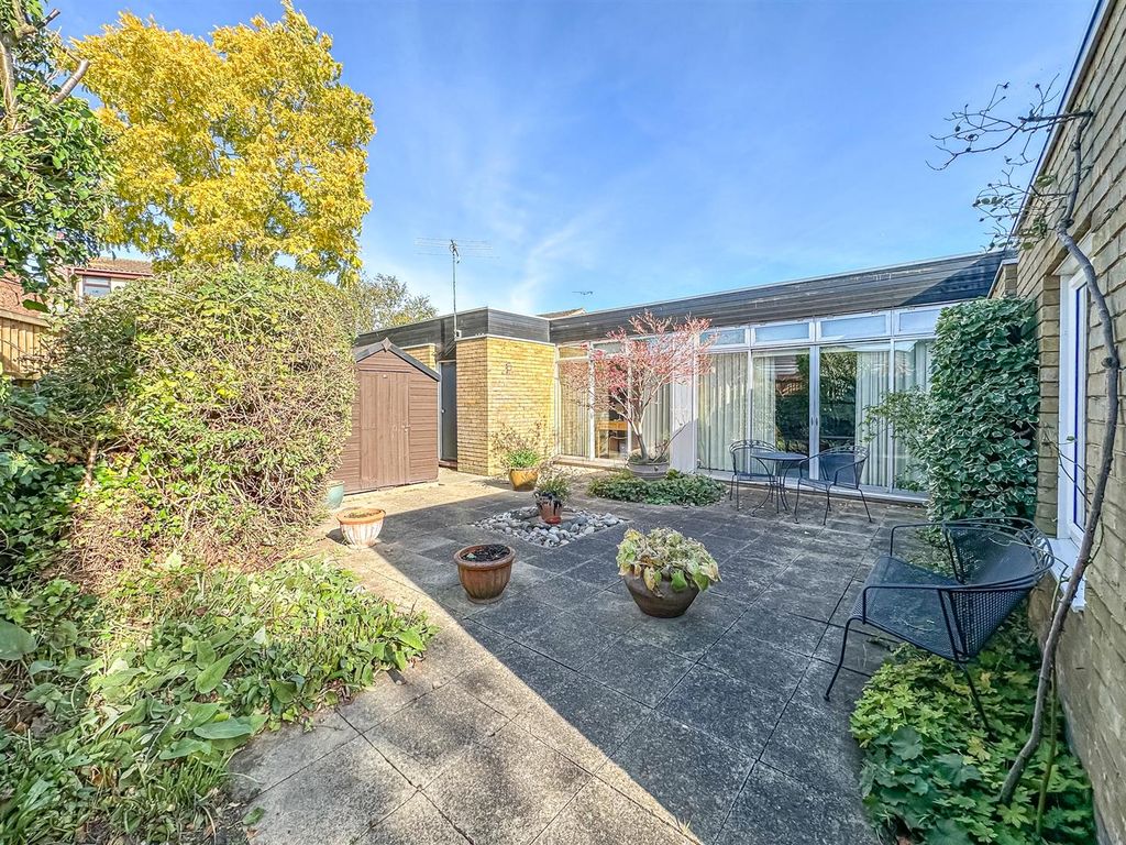 4 bed bungalow for sale in Branksome Avenue, Hockley SS5, £725,000