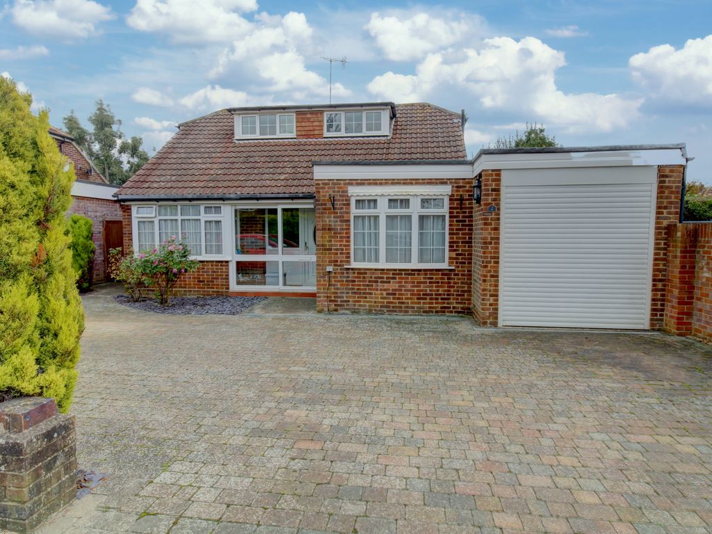 4 bed detached house for sale in Bolters Road South, Horley RH6, £600,000