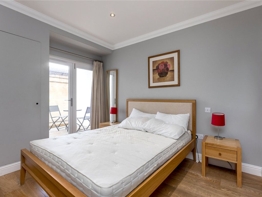 2 bed flat for sale in Thistle Street, Edinburgh, Midlothian EH2, £350,000