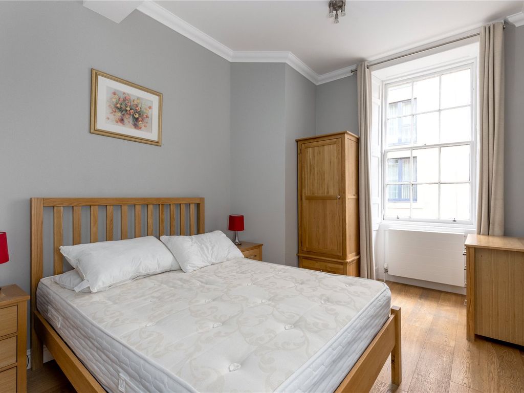 2 bed flat for sale in Thistle Street, Edinburgh, Midlothian EH2, £350,000