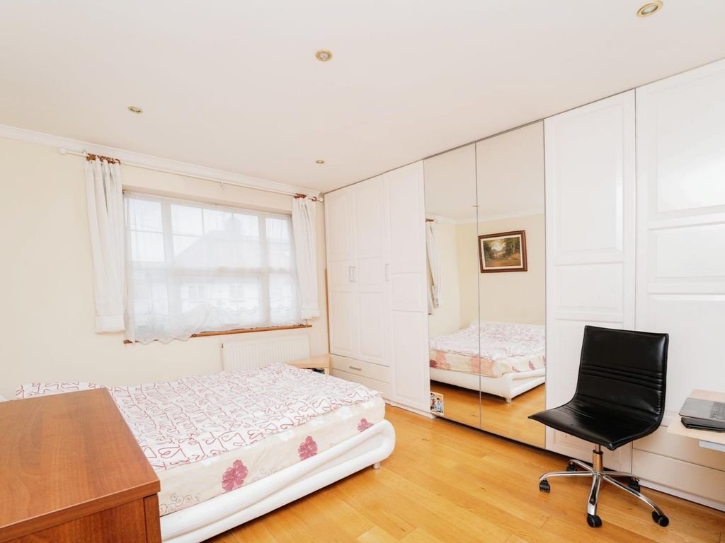 3 bed semi-detached house for sale in Saxon Drive, London W3, £800,000