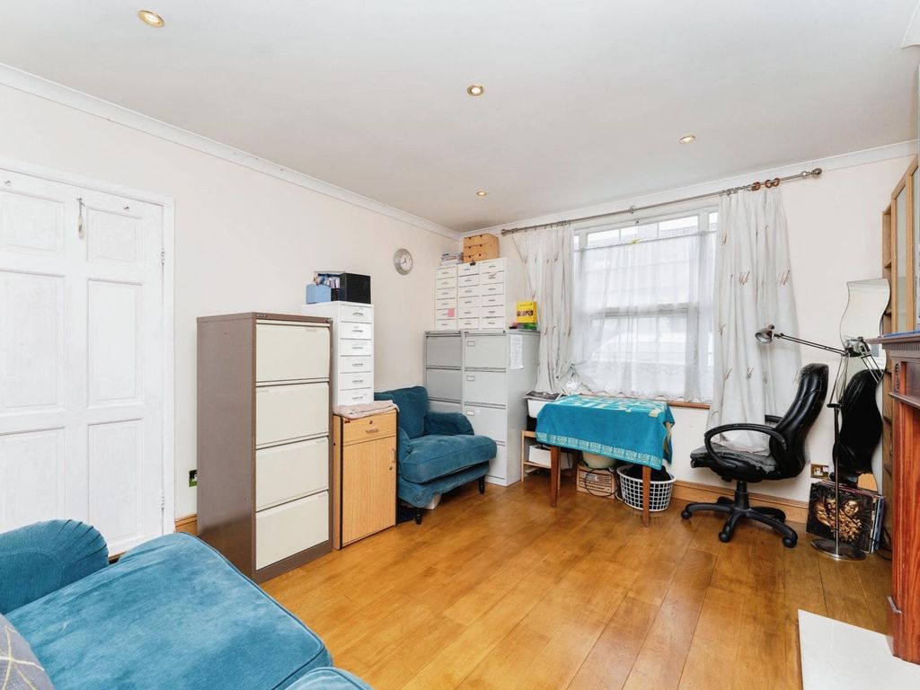 3 bed semi-detached house for sale in Saxon Drive, London W3, £800,000