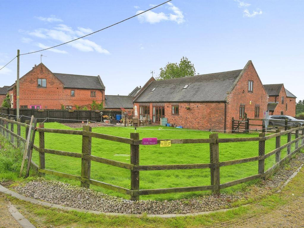 4 bed detached house for sale in Lichfield Road, Burntwood WS7, £600,000