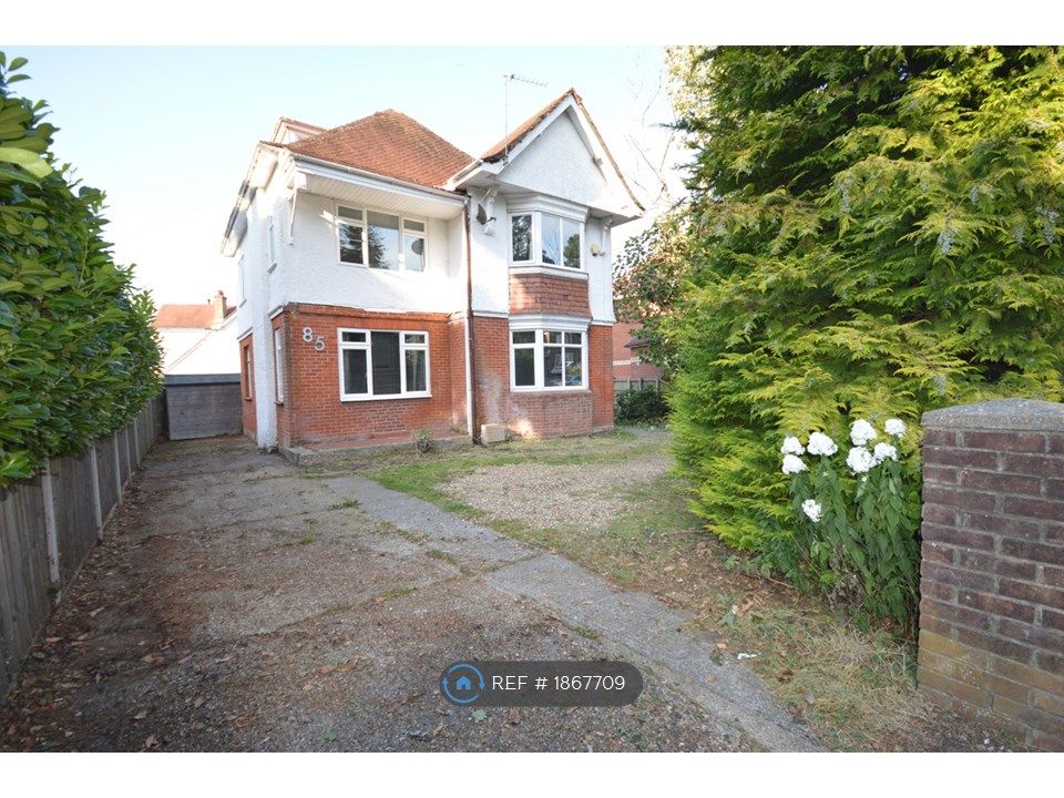 6 bed detached house to rent in Talbot Road, Bournemouth BH9, £3,240 pcm