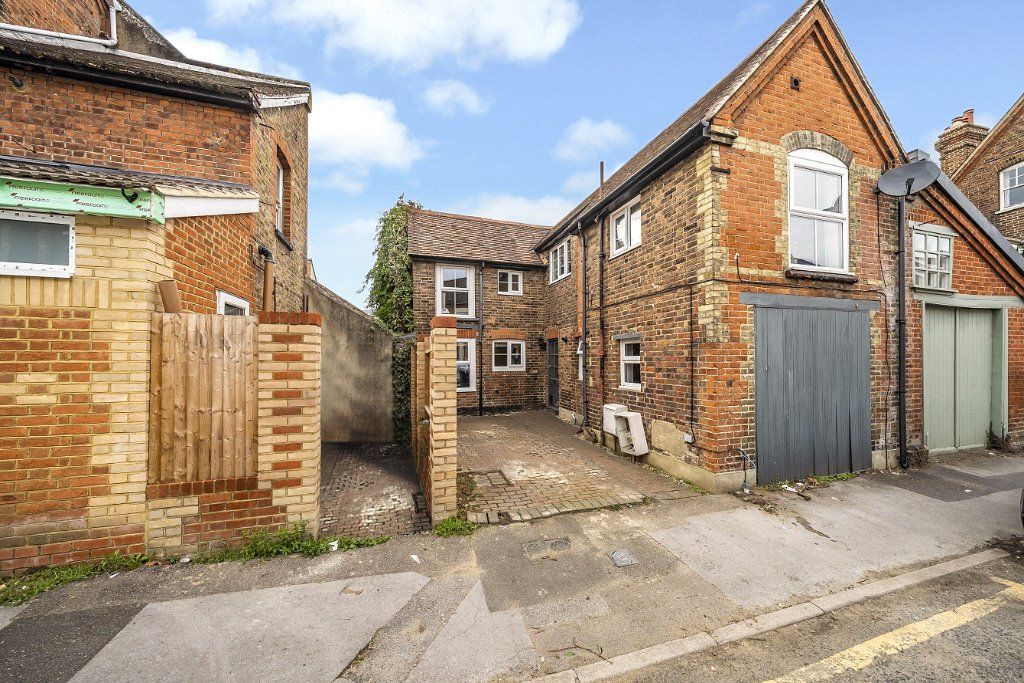 2 bed end terrace house for sale in Guildford, Surrey GU1, £375,000