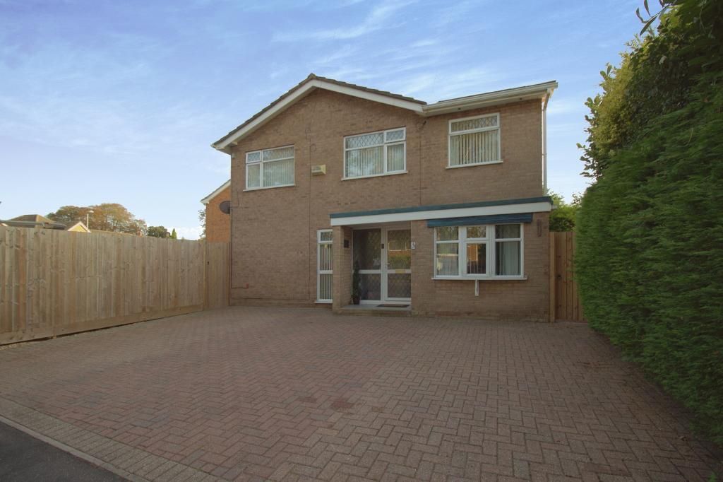 4 bed detached house for sale in Ambury Gardens, Crowland PE6, £335,000