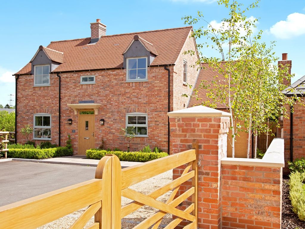 3 bed detached house for sale in Astwood Lane, Feckenham B96, £635,000