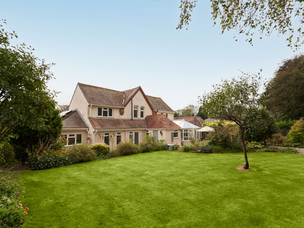 5 bed detached house for sale in Bath Road, Calcot, Reading RG31, £1,000,000