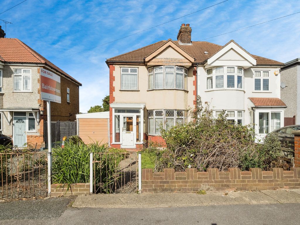 3 bed semi-detached house for sale in Chase Cross Road, Romford RM5, £415,000