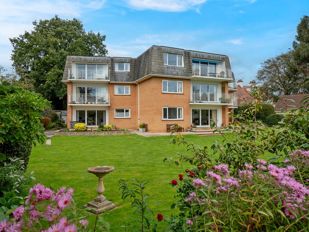 2 bed flat for sale in Seafield Road, Sidmouth EX10, £450,000