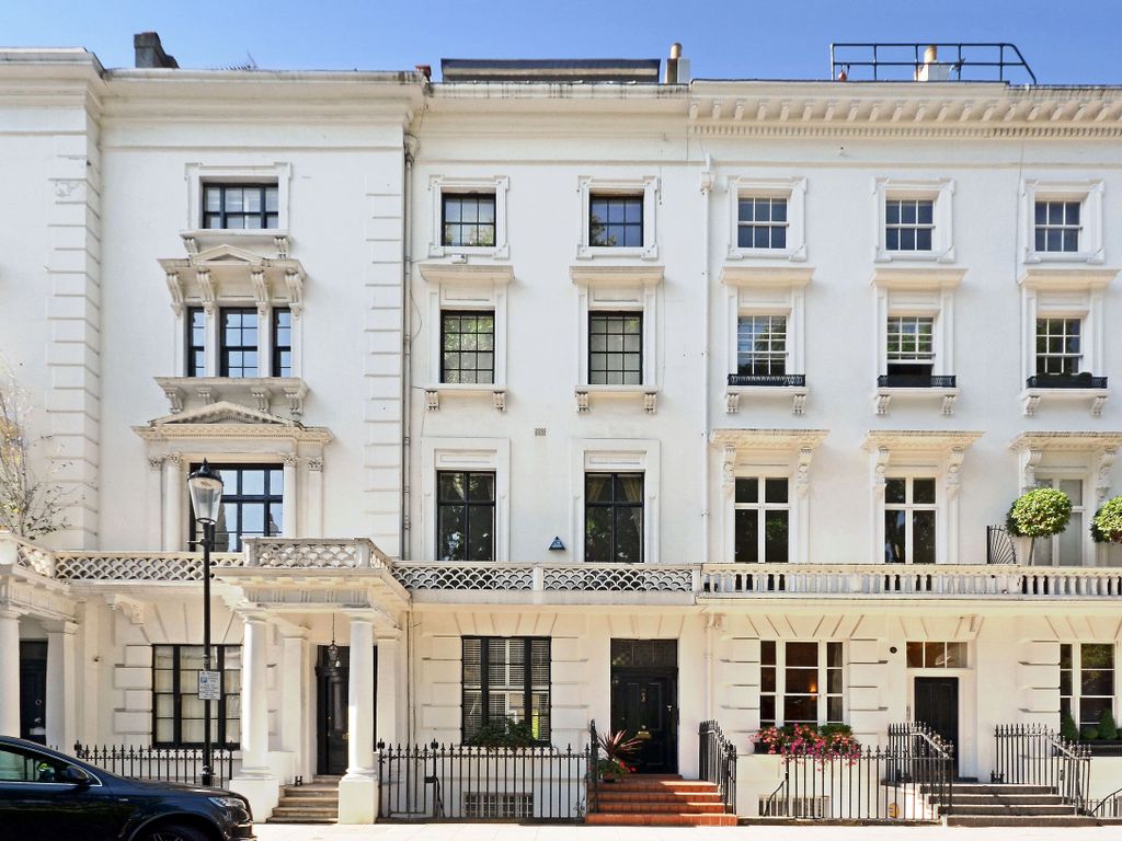 3 bed flat for sale in Ovington Square, London SW3, £3,650,000