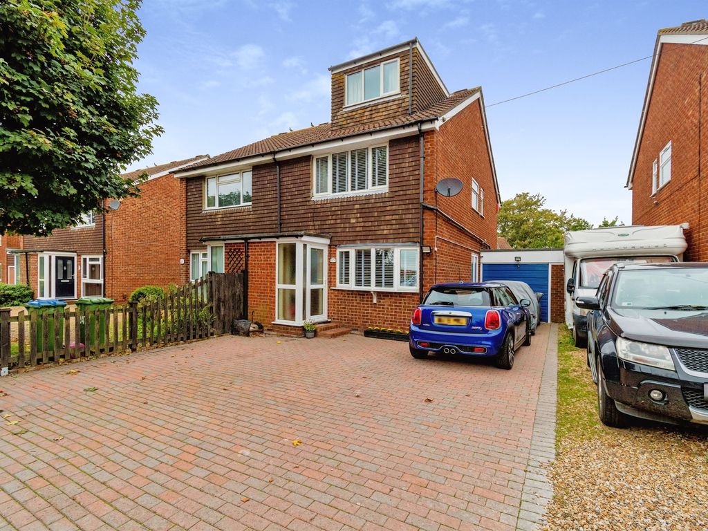 4 bed semi-detached house for sale in Botley Road, Southampton SO19, £380,000