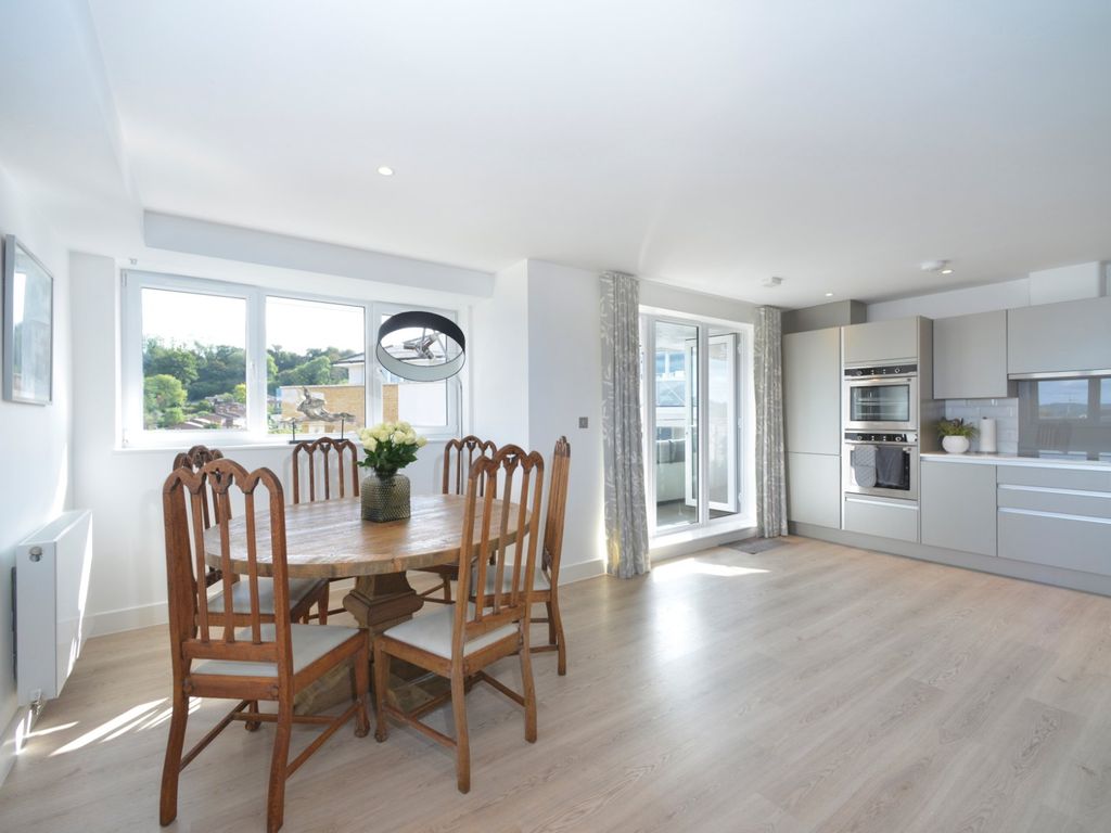 4 bed flat for sale in Godalming, Surrey GU7, £850,000