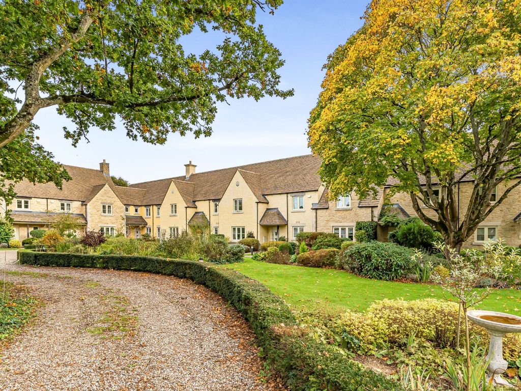 2 bed flat for sale in Westwood Court, Somerford Road, Cirencester GL7, £440,000