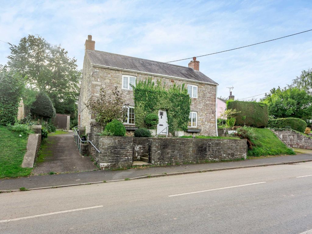 3 bed detached house for sale in Mathern, Chepstow, Monmouthshire NP16, £450,000