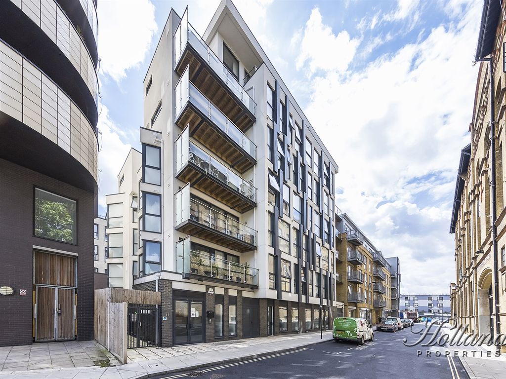 1 bed flat for sale in Alpha House, Hackney E8, £500,000