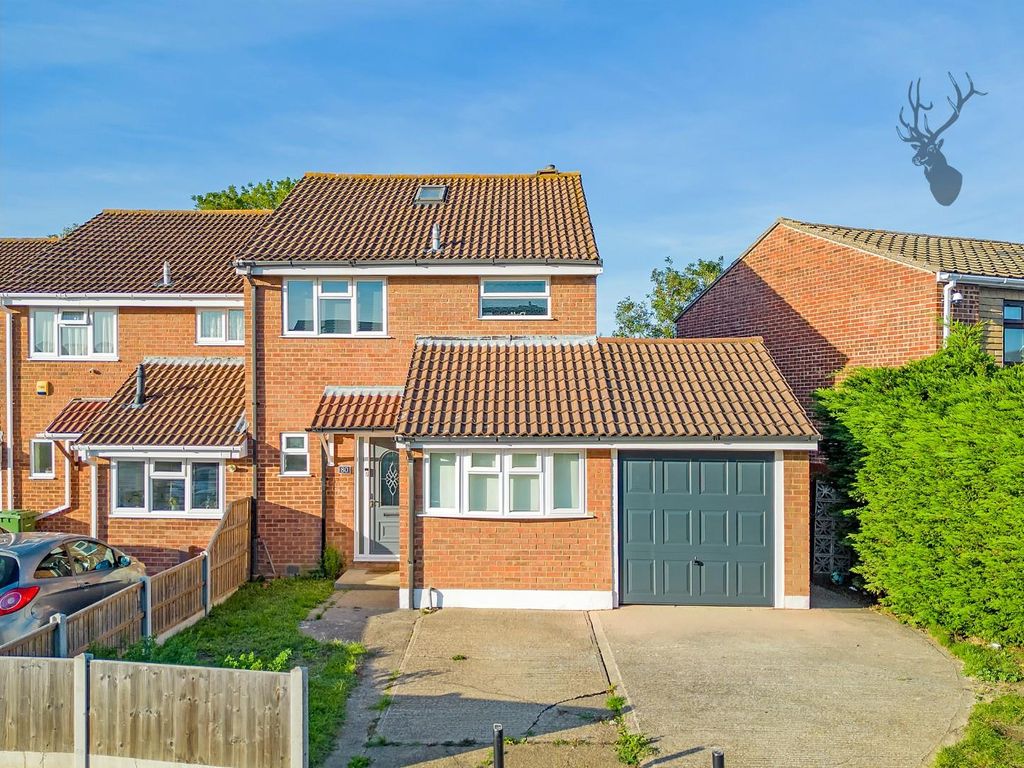 3 bed property for sale in Aldwych Close, Hornchurch RM12, £485,000