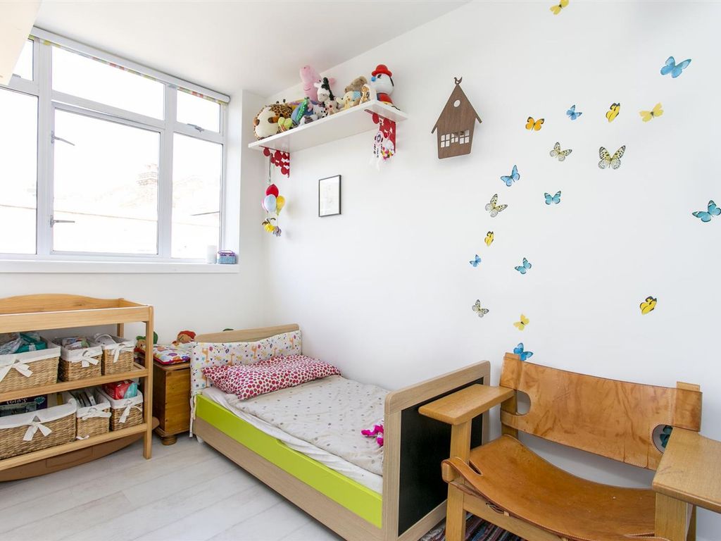 2 bed mews house for sale in Seal Street, London E8, £500,000