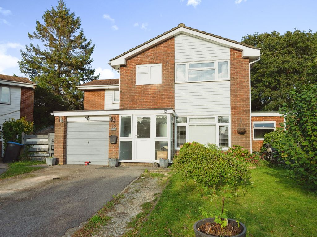 4 bed detached house for sale in The Spinney, Hassocks BN6, £850,000