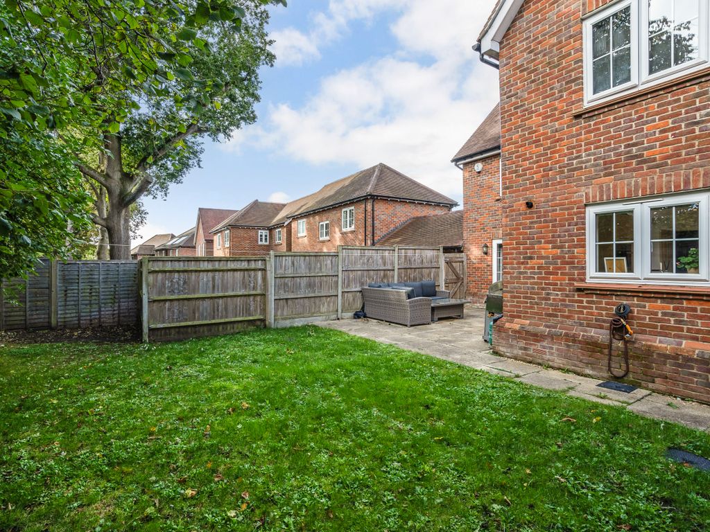 3 bed detached house for sale in Abrahams Close, Amersham HP7, £895,000