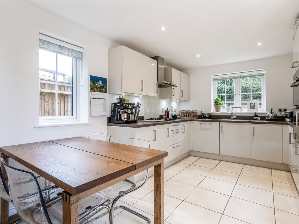 3 bed detached house for sale in Abrahams Close, Amersham HP7, £895,000