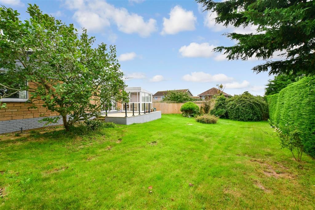 3 bed detached bungalow for sale in Redcliff Close, Yaverland, Sandown, Isle Of Wight PO36, £360,000