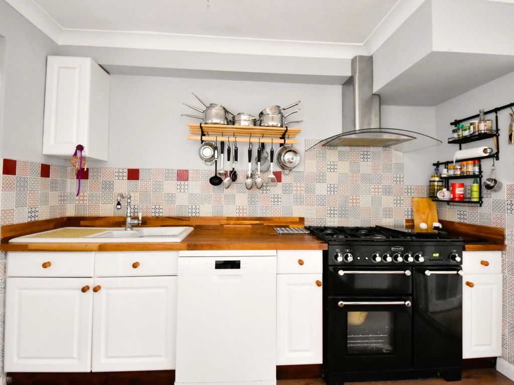 3 bed terraced house for sale in Birfield Road, Loudwater, High Wycombe HP10, £450,000