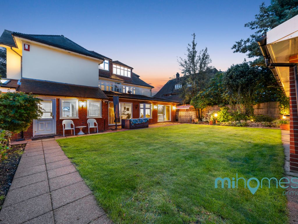 7 bed detached house for sale in Broad Walk, London N21, £3,850,000