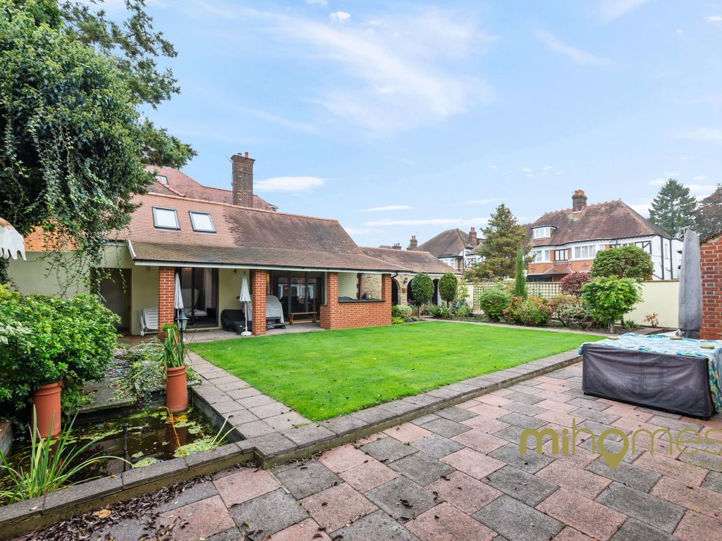 7 bed detached house for sale in Broad Walk, London N21, £3,850,000