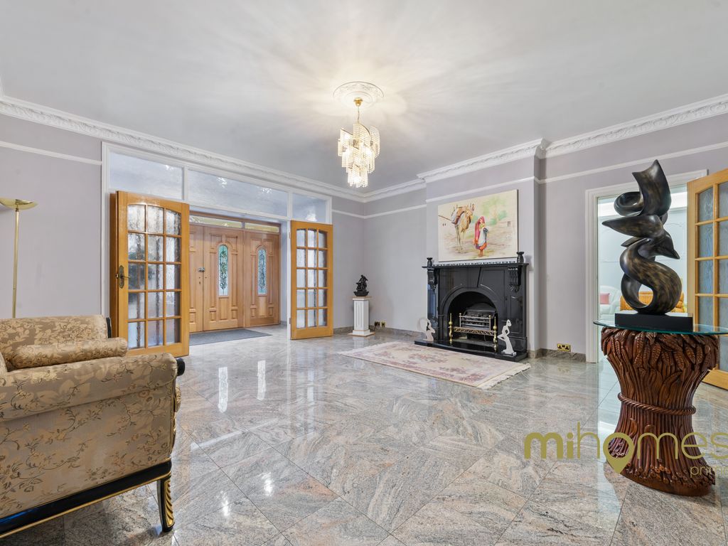 7 bed detached house for sale in Broad Walk, London N21, £3,850,000