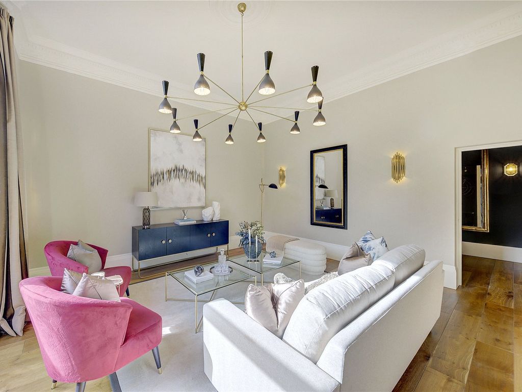 2 bed flat for sale in Pont Street, London SW1X, £3,700,000