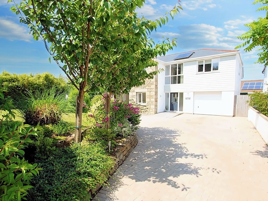 4 bed detached house for sale in Frogpool, Truro TR4, £685,000