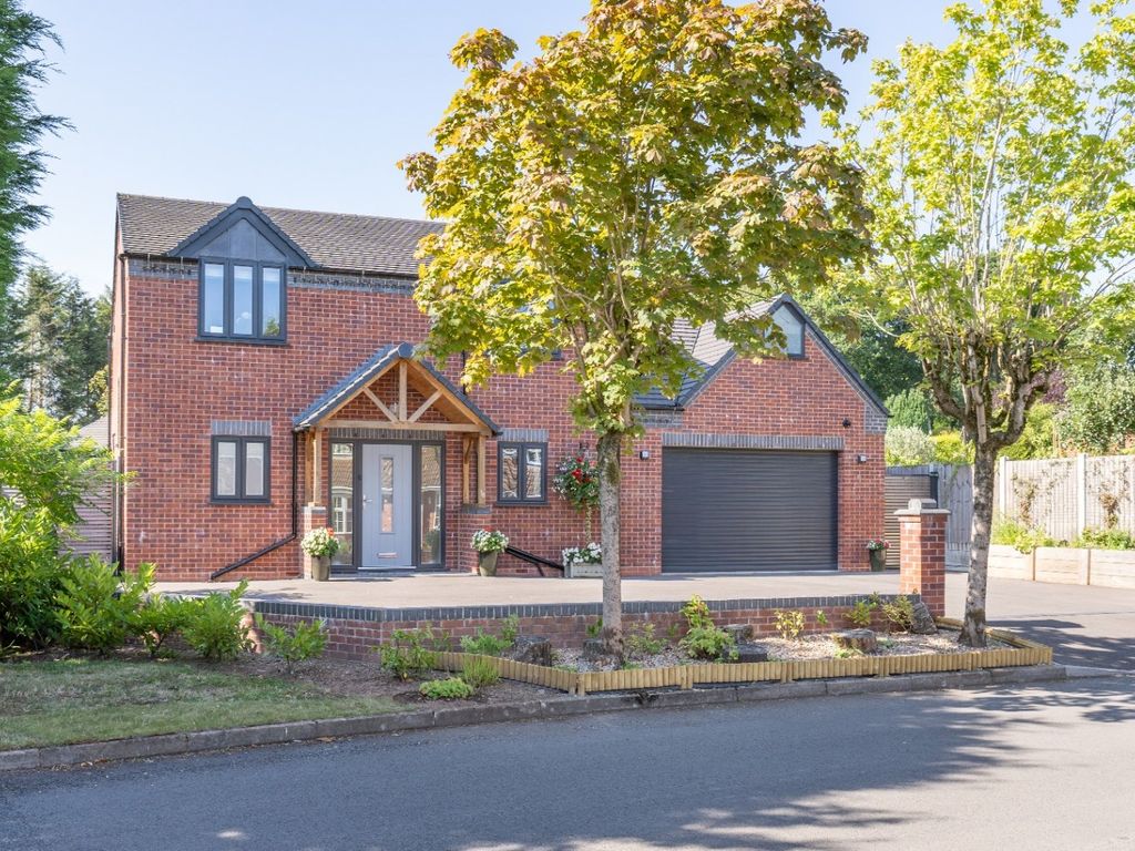 3 bed detached house for sale in Fairways Drive, Blackwell B60, £685,000