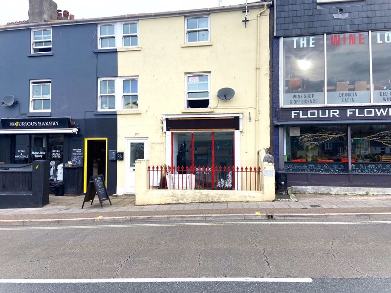 Retail premises to let in Middle Street, Brixham TQ5, £6,000 pa