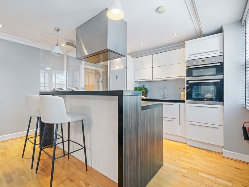 3 bed flat for sale in Bristol House, Southampton Row, Holborn, London WC1B, £1,400,000