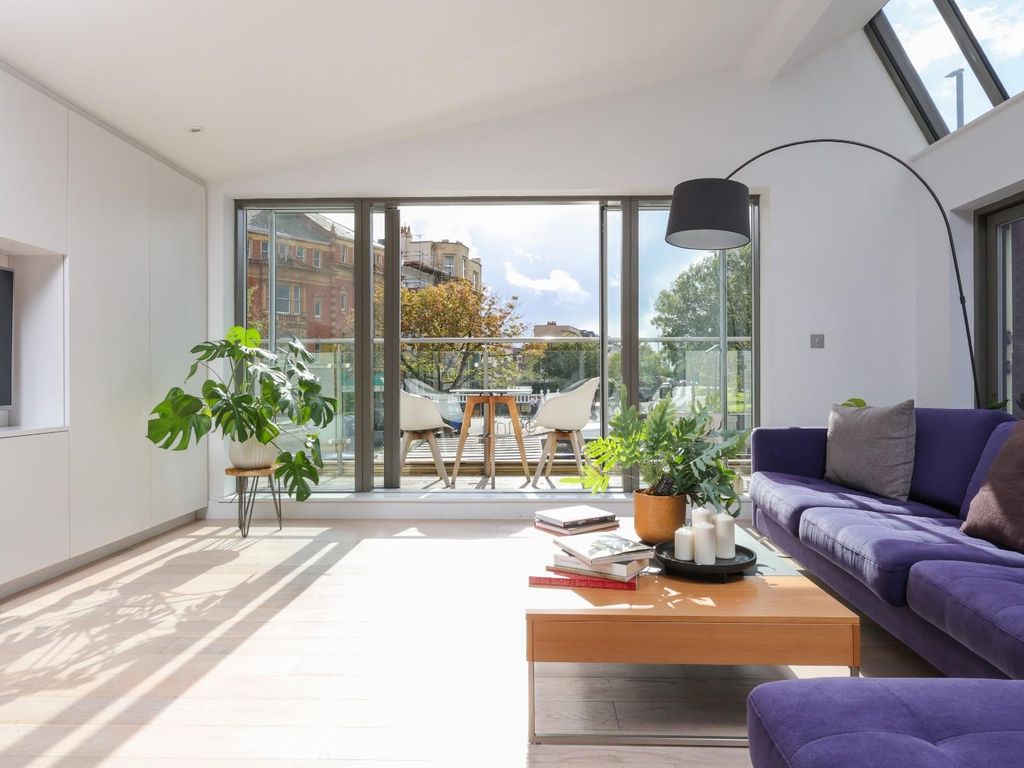 2 bed maisonette for sale in Cabstand Road, Clifton, Bristol BS8, £480,000