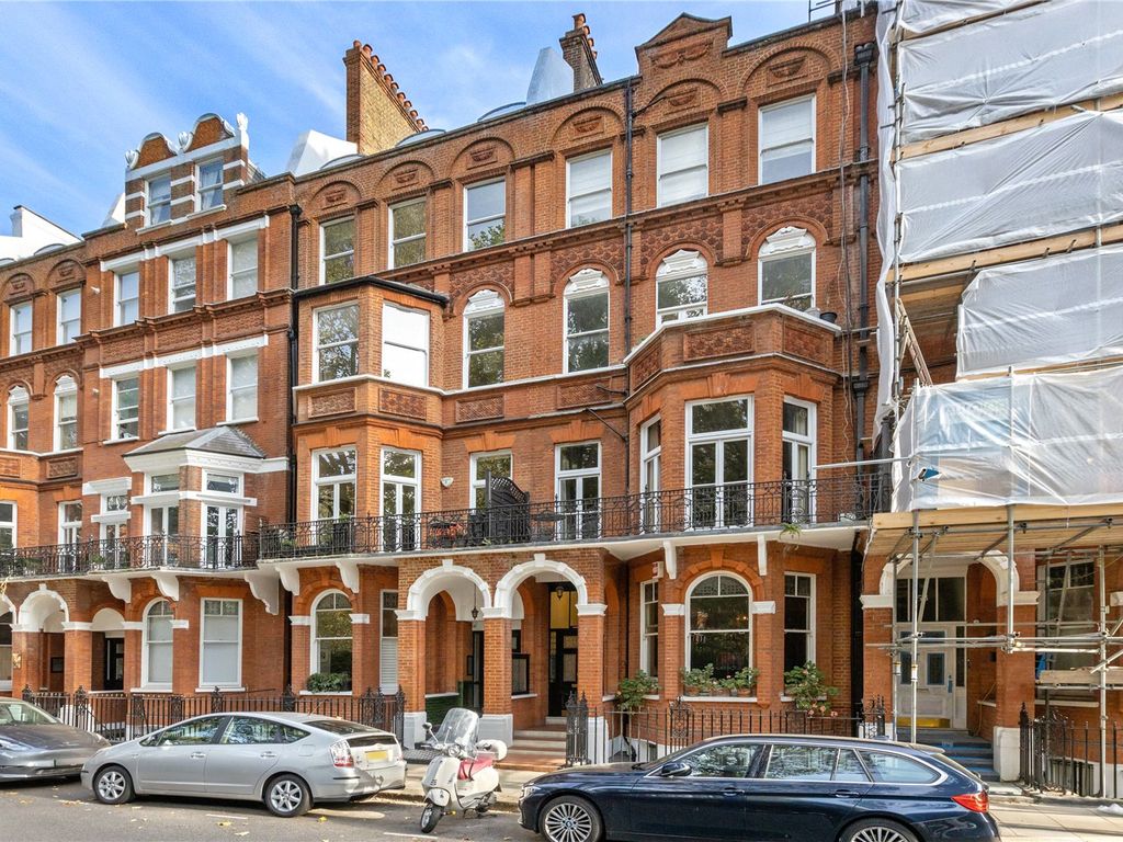 2 bed flat for sale in Barkston Gardens, London SW5, £1,975,000
