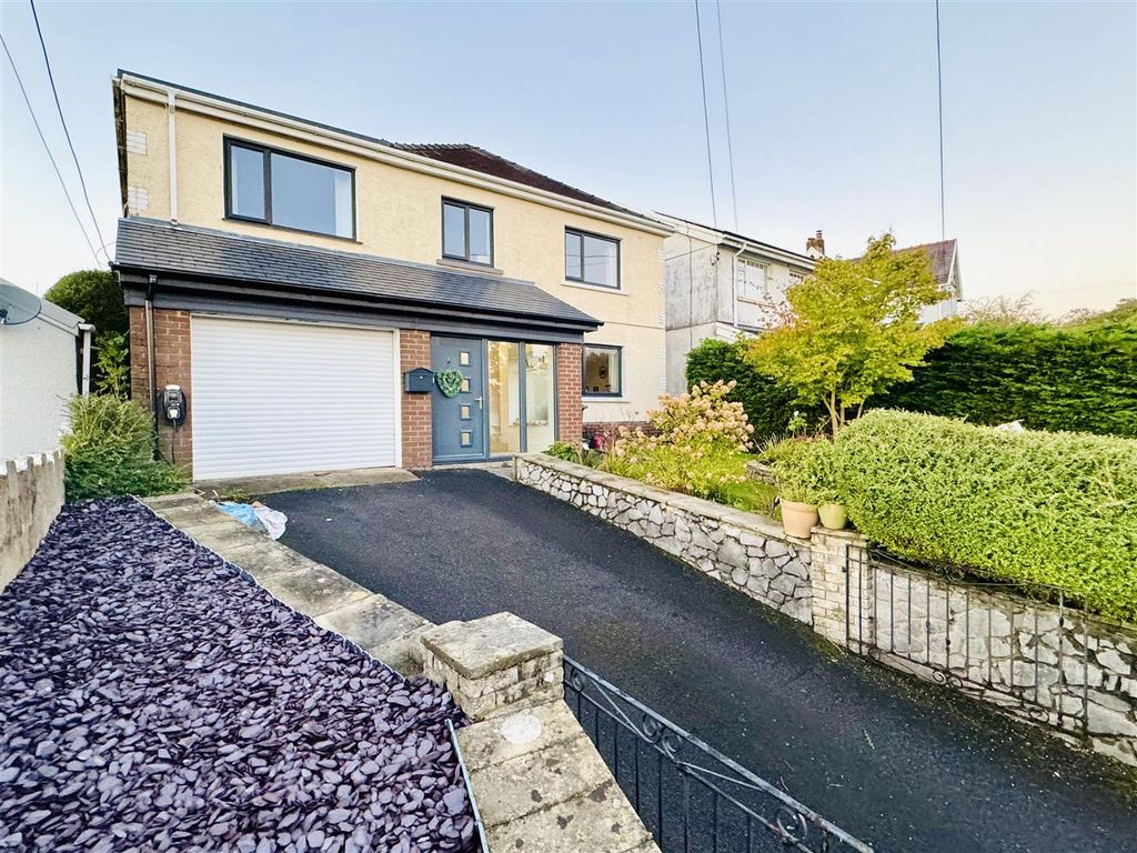 4 bed detached house for sale in Kings Road, Llandybie, Ammanford SA18, £385,000