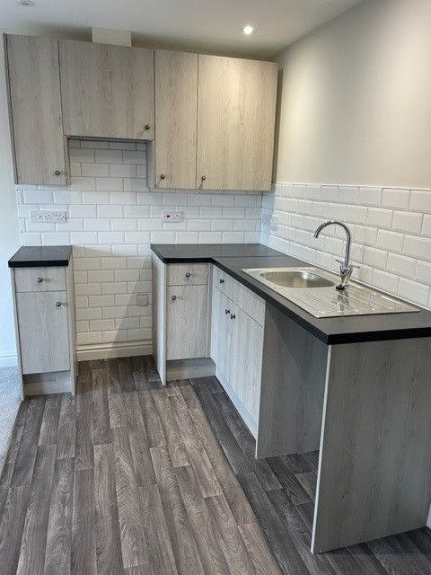 1 bed flat to rent in Searston Avenue, Holmewood, Chesterfield S42, £570 pcm