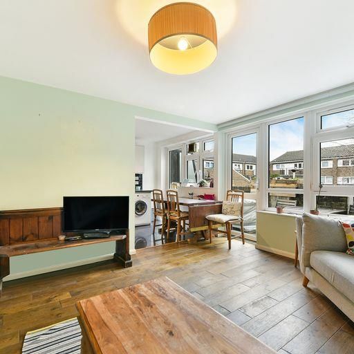 2 bed flat for sale in Adeney Close, Hammersmith, London W6, £499,000