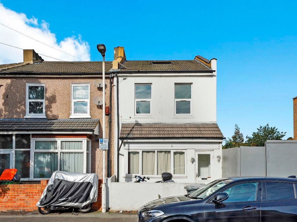 6 bed semi-detached house for sale in Buckingham Road, Stratford E15, £650,000