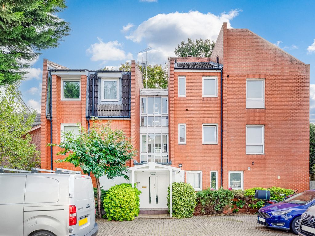 2 bed flat to rent in Kingston Hill, Kingston Upon Thames KT2, £1,850 pcm