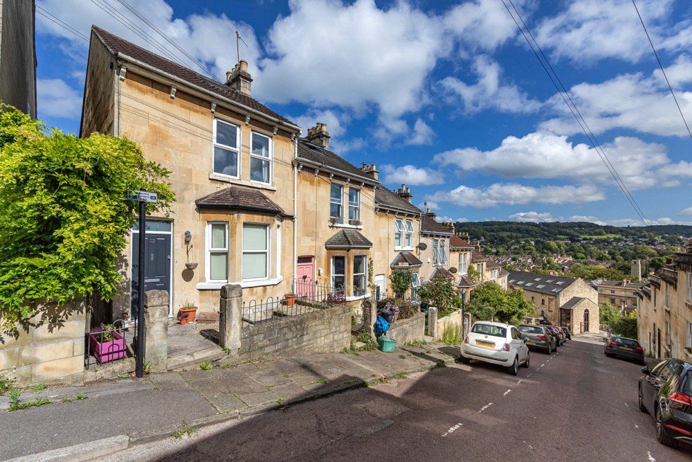 3 bed terraced house for sale in Clarence Street, Bath BA1, £667,500