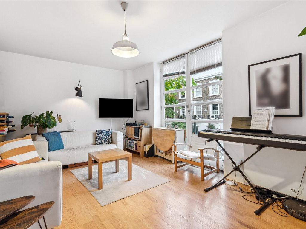 2 bed flat for sale in Arlington Road, London NW1, £550,000