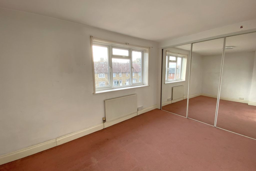 2 bed terraced house for sale in Woburn Road, Carshalton SM5, £375,000