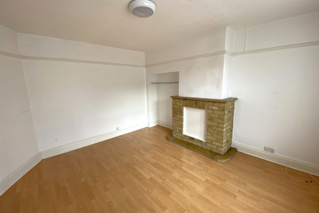 2 bed terraced house for sale in Woburn Road, Carshalton SM5, £375,000